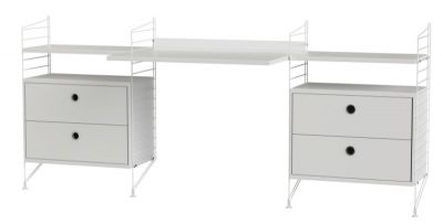 Weißes String Regal mit Schreibtisch und Schubladen für das Arbeitszimmer.